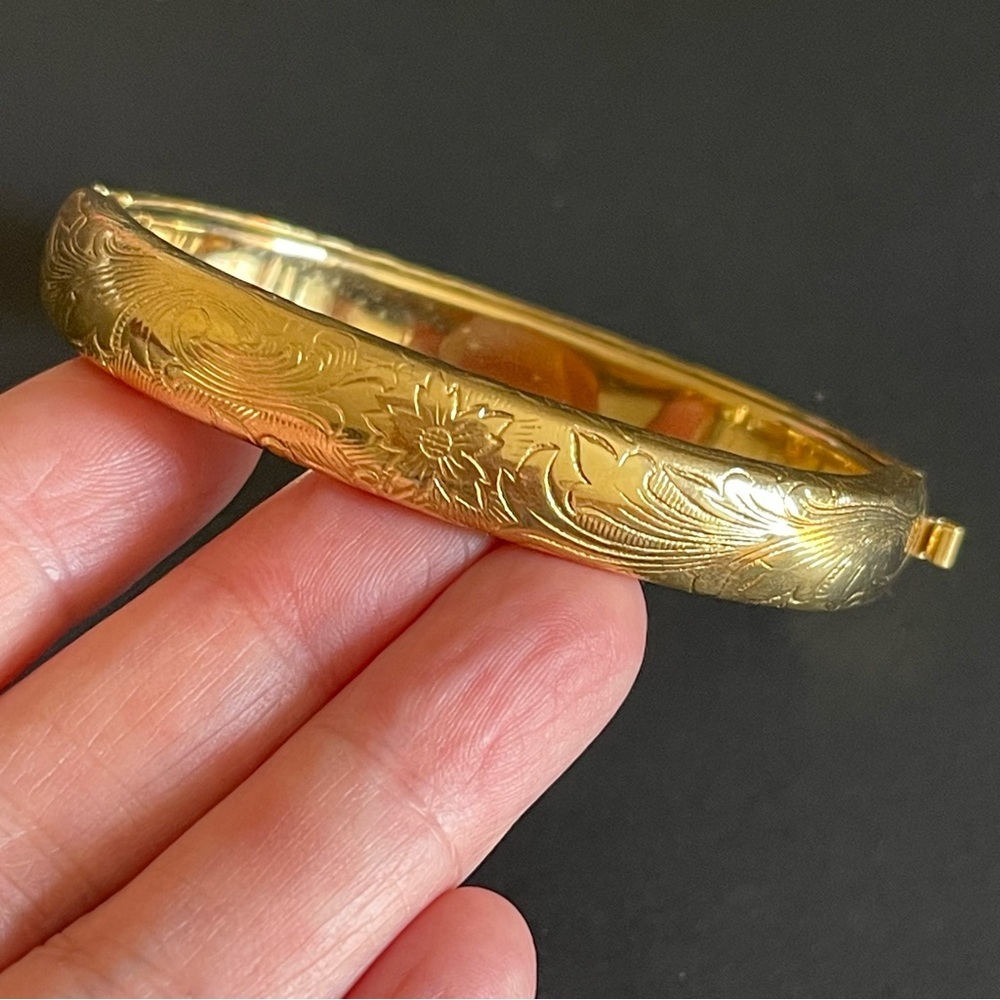 Vintage Gold tone engraved Floral Bangle Bracelet